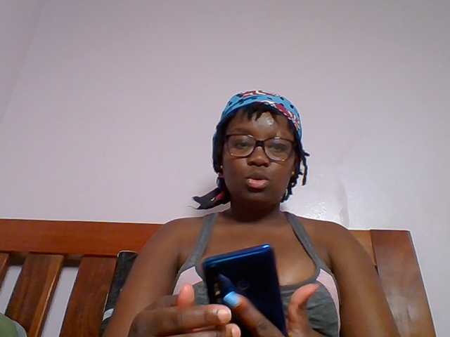Sweetariah1 live cam on BongaCams