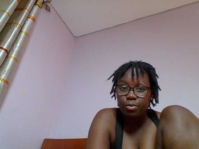 Sweetariah1 live cam on BongaCams