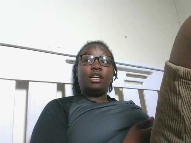 Sweetariah1 live cam on BongaCams