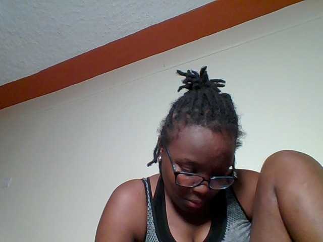 Sweetariah1 live cam on BongaCams