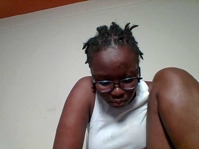 Sweetariah1 live cam on BongaCams