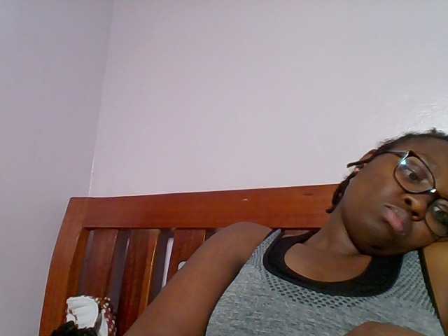 Sweetariah1 live cam on BongaCams