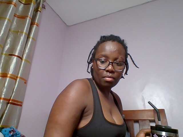 Sweetariah1 live cam on BongaCams