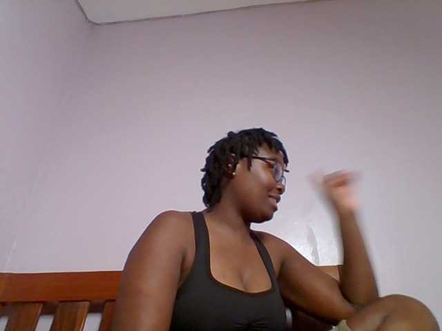 Sweetariah1 live cam on BongaCams