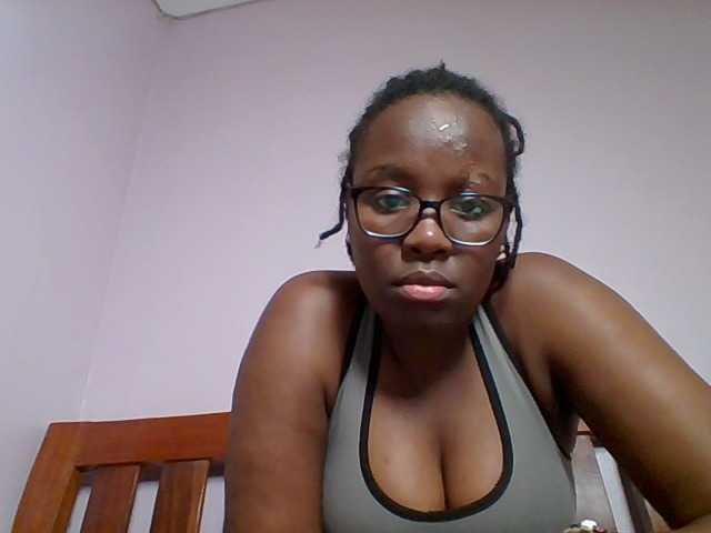 Sweetariah1 live webcam show