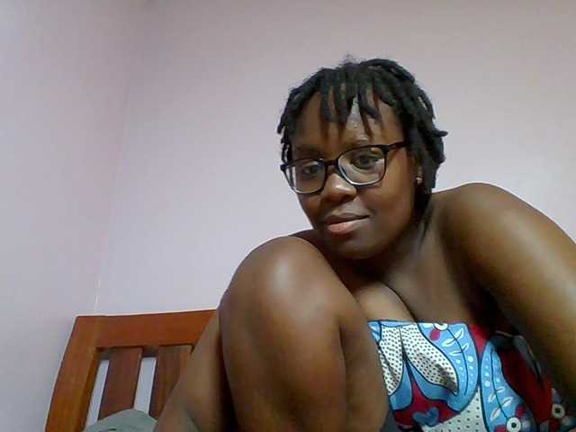 Sweetariah1 live cam on BongaCams