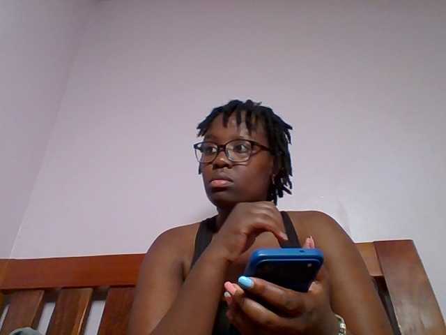 Sweetariah1 live cam on BongaCams