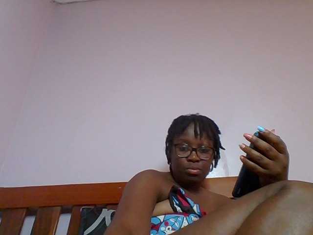 Sweetariah1 live cam on BongaCams