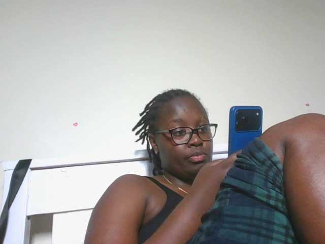 Sweetariah1 live cam on BongaCams
