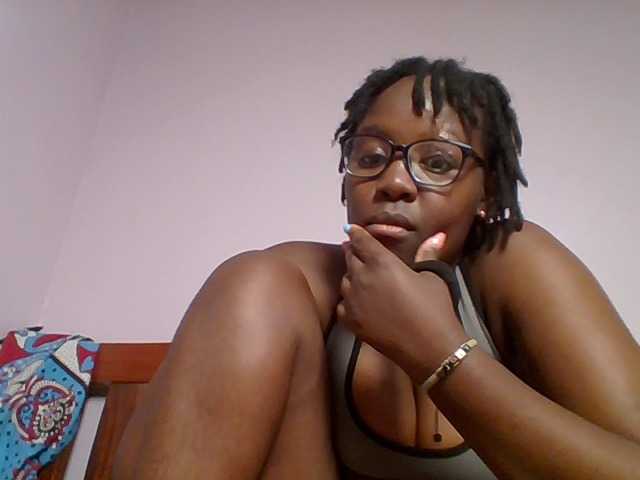 Sweetariah1 live cam on BongaCams