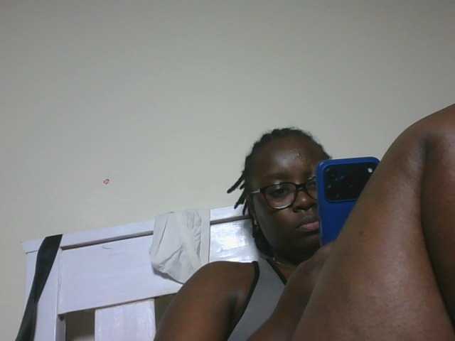 Sweetariah1 live cam on BongaCams