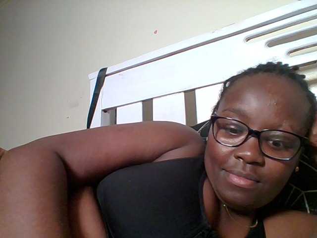 Sweetariah1 live cam on BongaCams