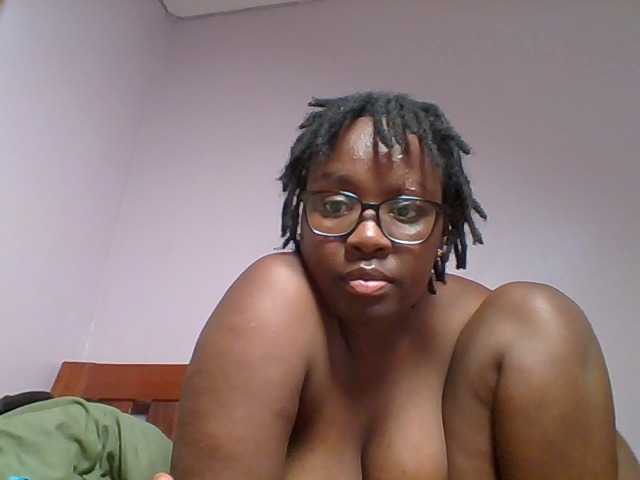 Sweetariah1 live cam on BongaCams