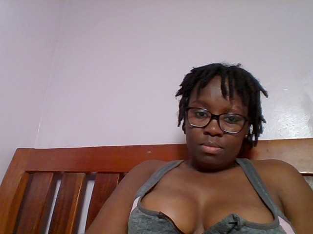 Sweetariah1 live cam on BongaCams