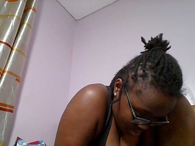 Sweetariah1 live webcam show