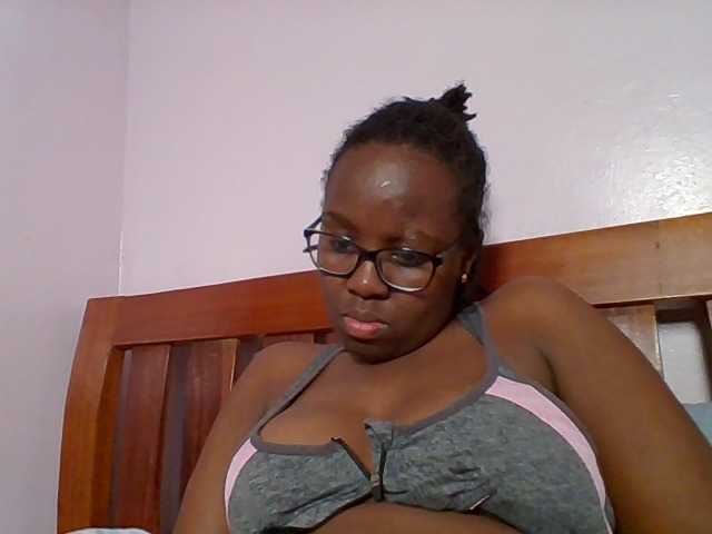 Sweetariah1 live webcam show