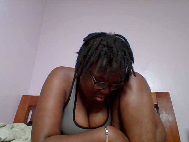 Sweetariah1 live webcam show