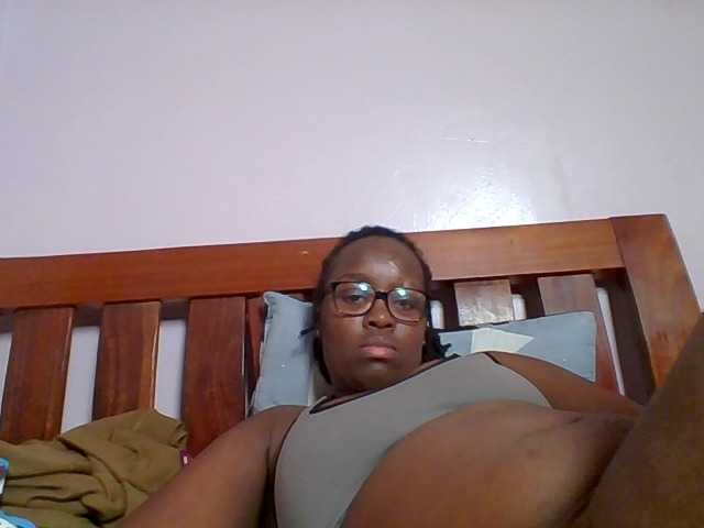 Sweetariah1 live cam on BongaCams