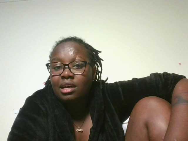 Sweetariah1 live cam on BongaCams