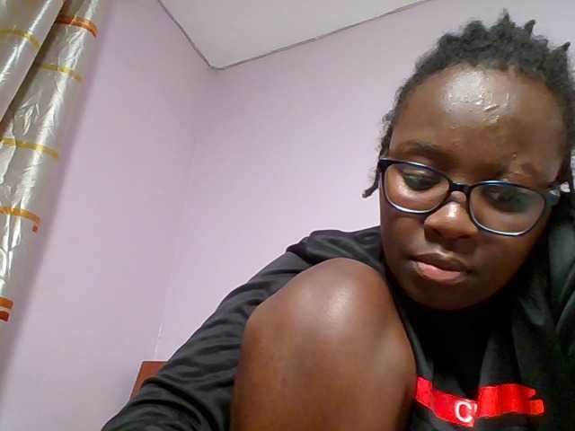 Sweetariah1 live cam on BongaCams