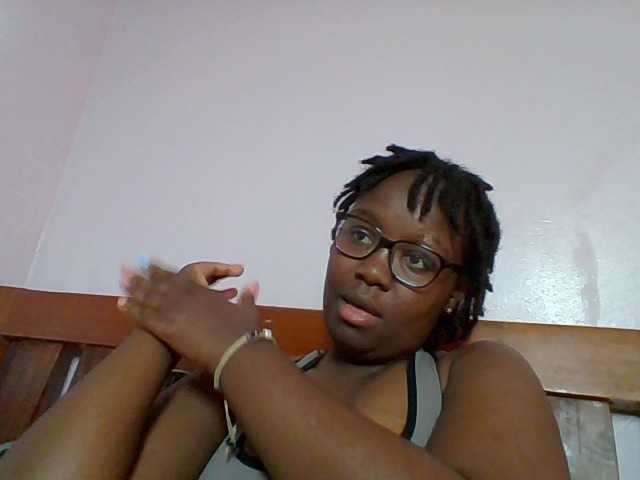 Sweetariah1 live cam on BongaCams