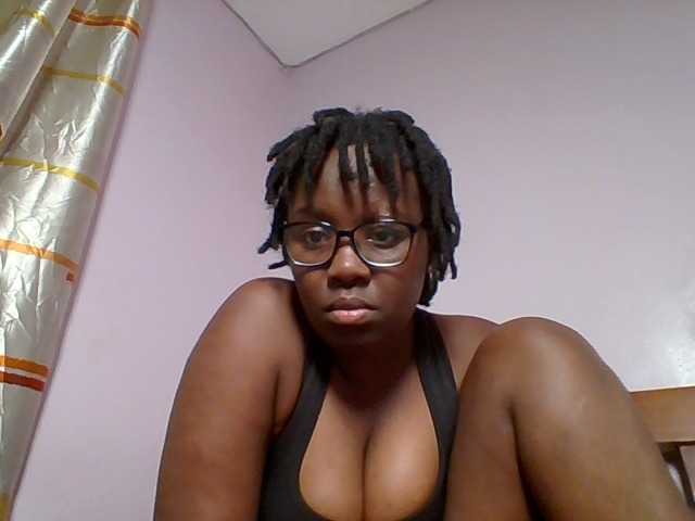 Sweetariah1 live cam on BongaCams