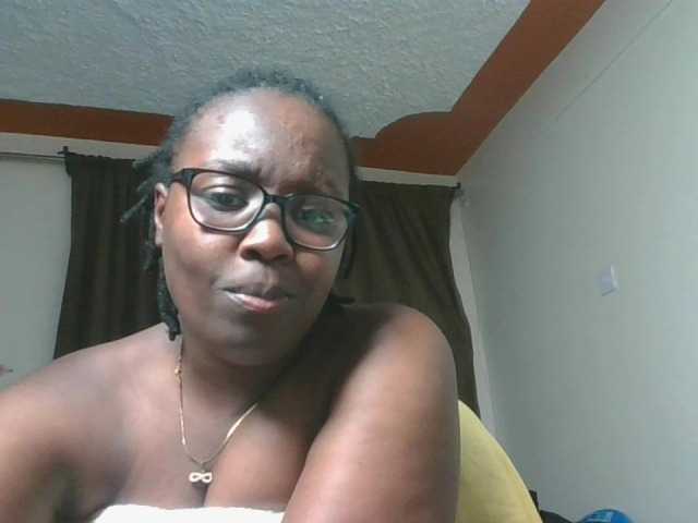 Sweetariah1 live cam on BongaCams