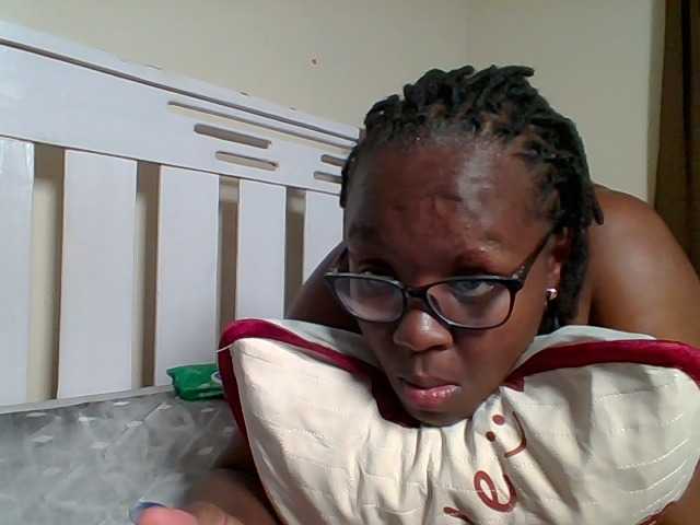 Sweetariah1 live cam on BongaCams