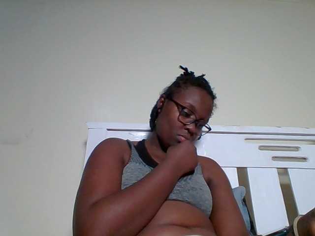 Sweetariah1 live cam on BongaCams