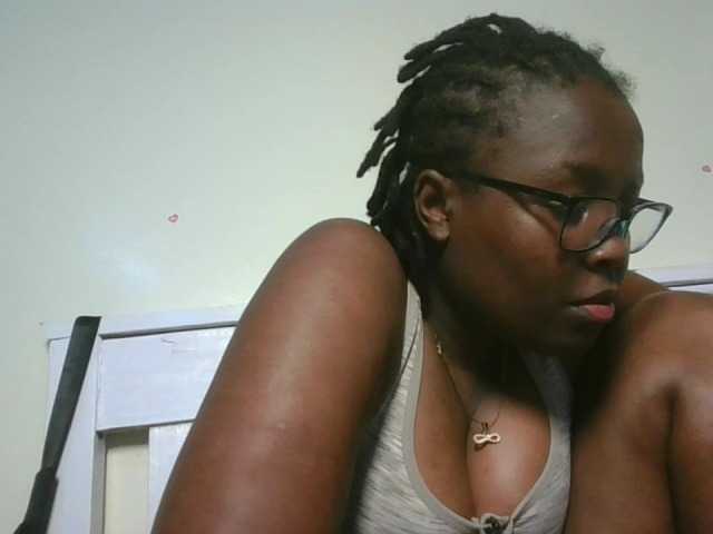 Sweetariah1 live cam on BongaCams
