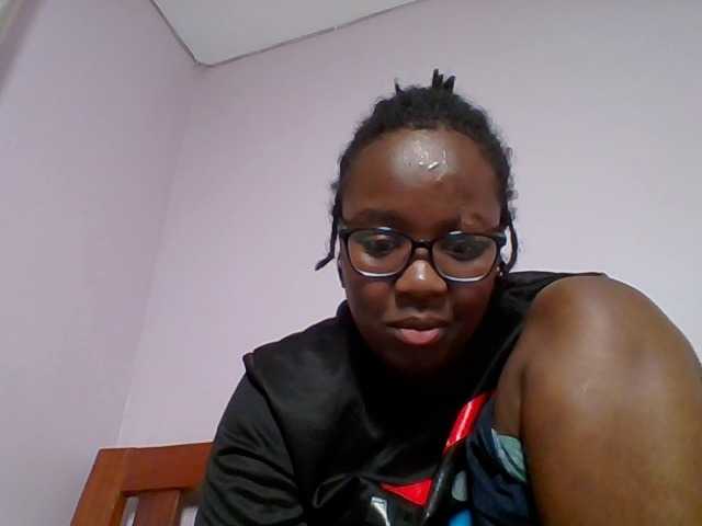 Sweetariah1 live cam on BongaCams