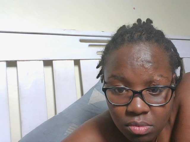 Sweetariah1 live cam on BongaCams