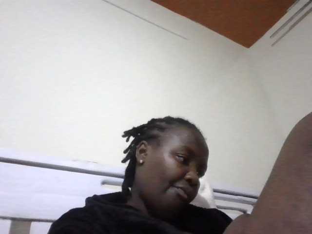 Sweetariah1 live cam on BongaCams
