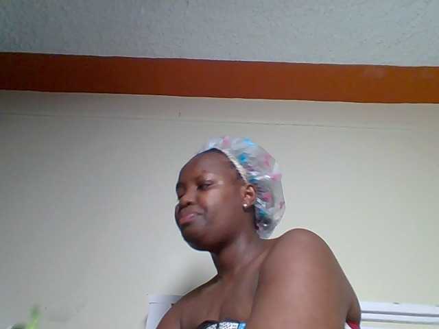 Sweetariah1 live cam on BongaCams
