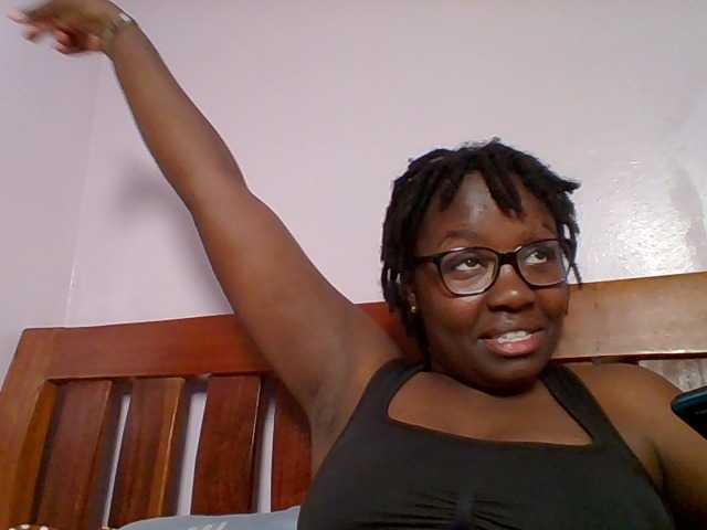 Sweetariah1 live cam on BongaCams