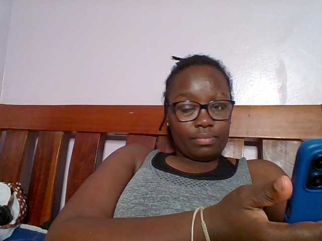 Sweetariah1 live cam on BongaCams