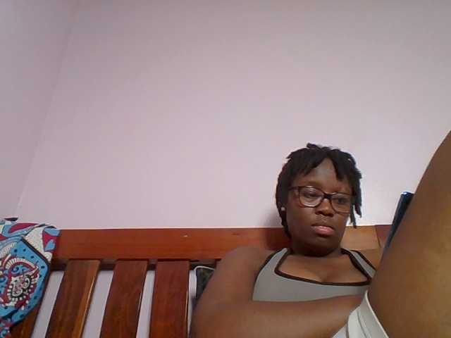 Sweetariah1 live cam on BongaCams
