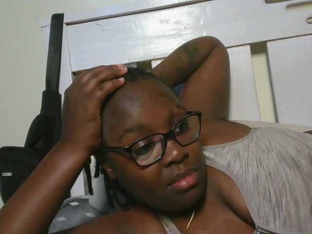 Sweetariah1 live cam on BongaCams