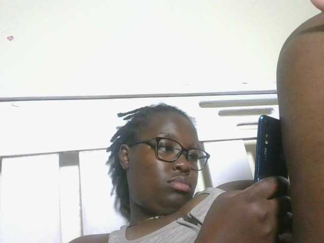 Sweetariah1 live cam on BongaCams