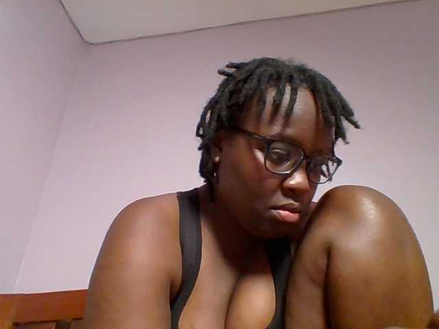 Sweetariah1 live cam on BongaCams