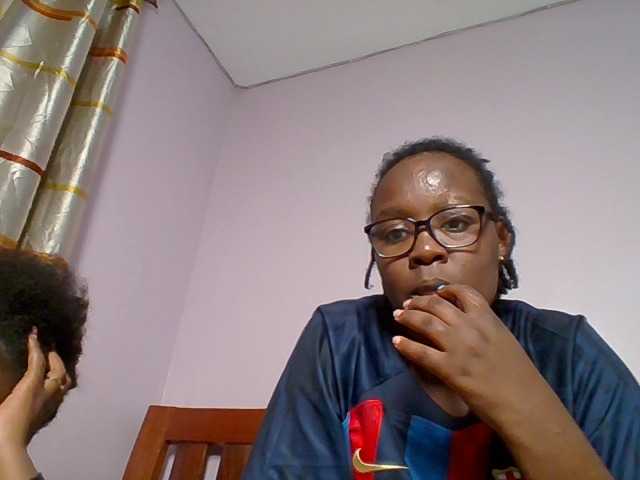 Sweetariah1 live cam on BongaCams