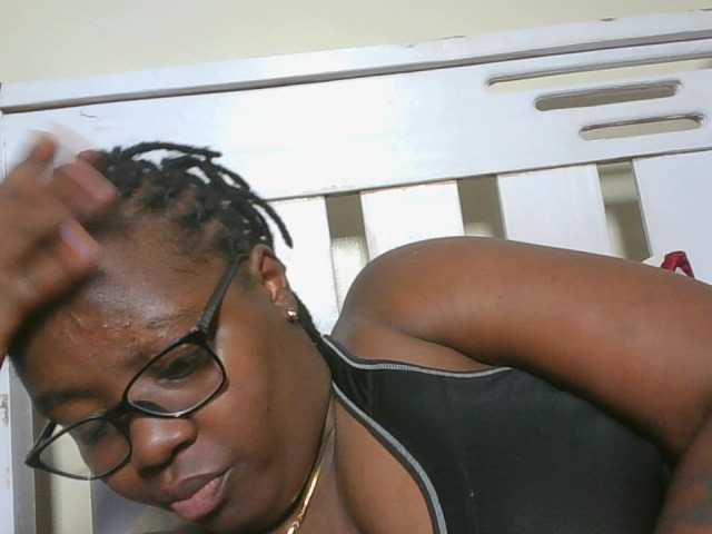 Sweetariah1 live cam on BongaCams