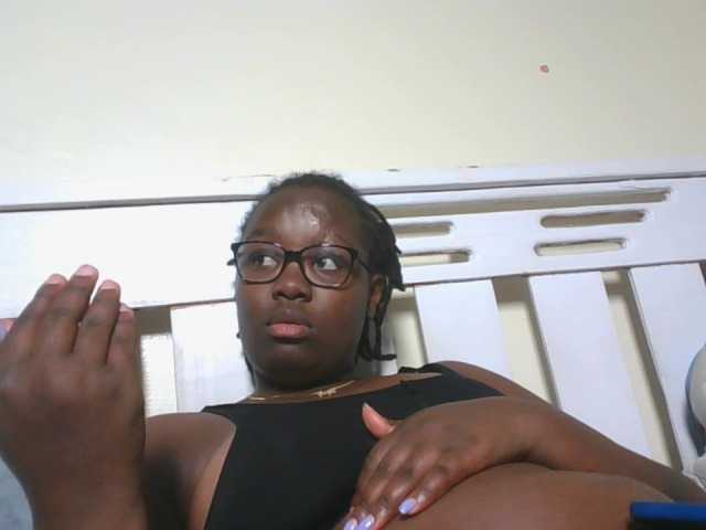 Sweetariah1 live cam on BongaCams