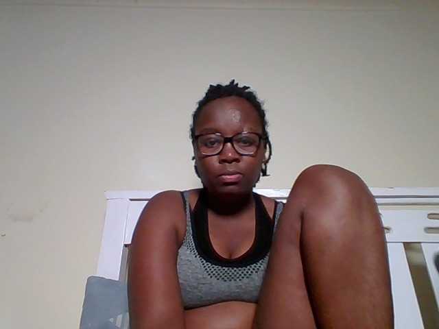 Sweetariah1 live cam on BongaCams