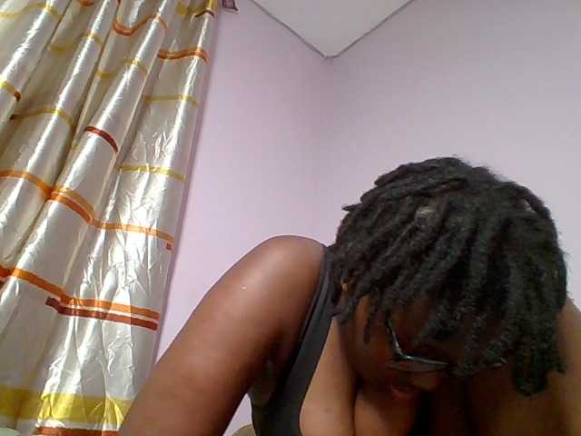 Sweetariah1 live webcam show
