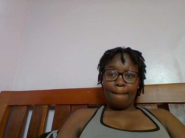 Sweetariah1 live cam on BongaCams