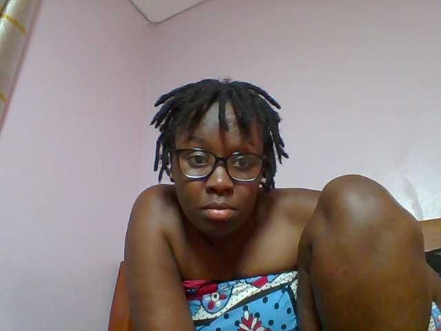 Sweetariah1 live cam on BongaCams