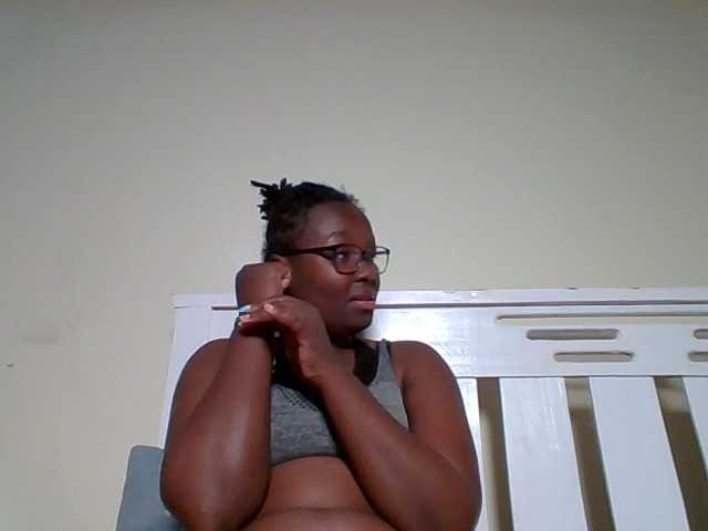 Sweetariah1 live cam on BongaCams