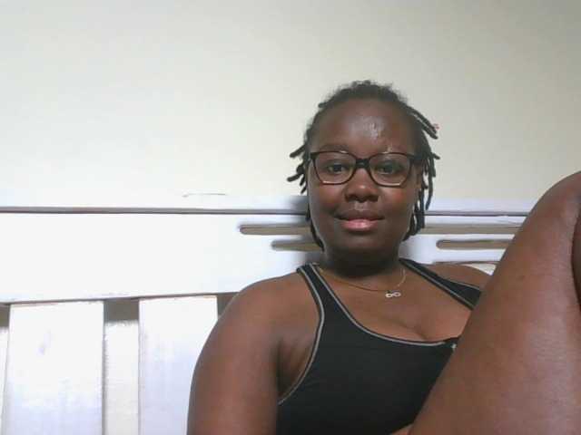Sweetariah1 live cam on BongaCams
