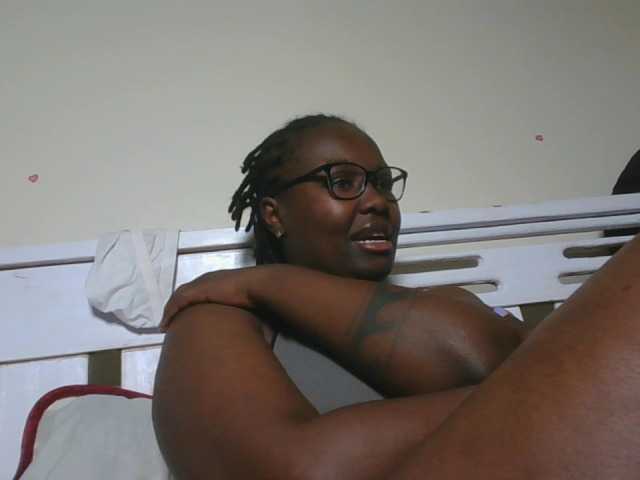 Sweetariah1 live cam on BongaCams